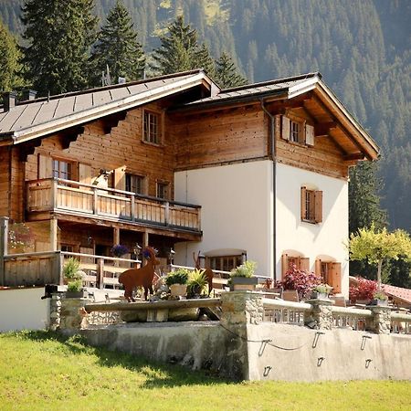 Berghaus Alpenroesli Hotel Klosters Bagian luar foto