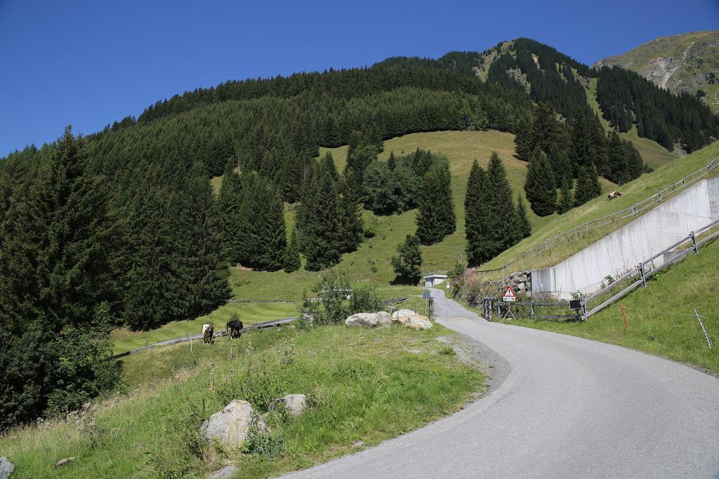 Berghaus Alpenroesli Hotel Klosters Bagian luar foto